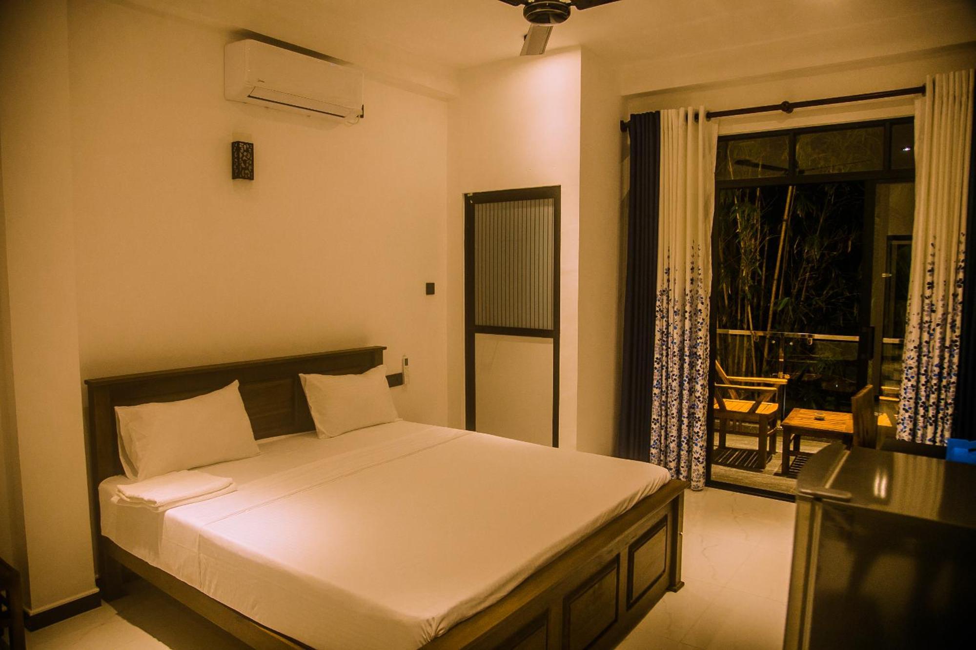 Mirissa Breeze Hotel Ngoại thất bức ảnh