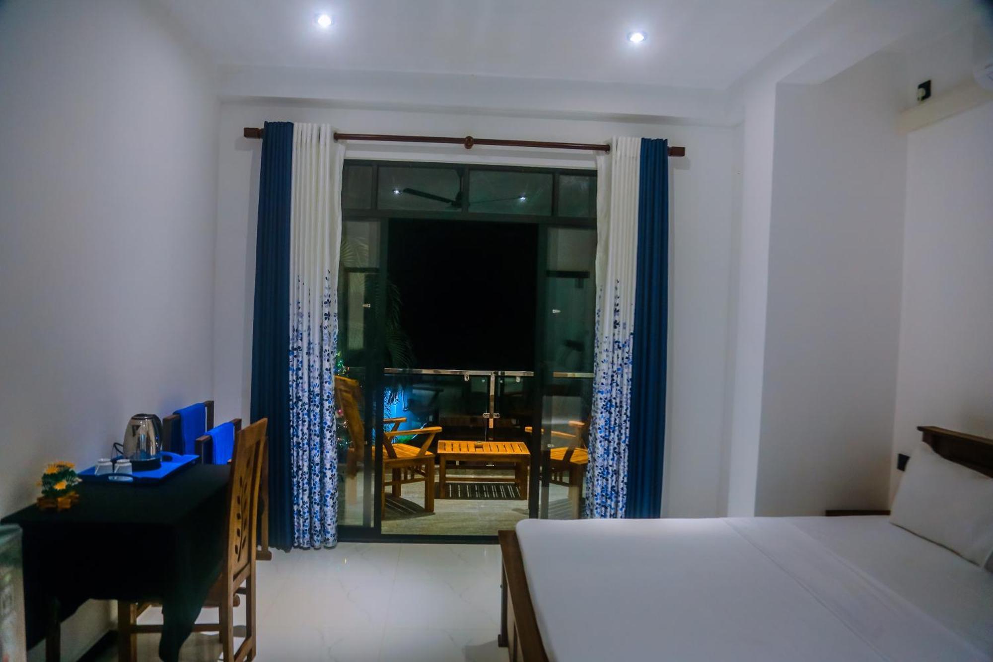 Mirissa Breeze Hotel Ngoại thất bức ảnh
